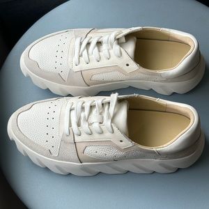 4ccccees - Brand new - never been worn - broke foot and shoe size changed.